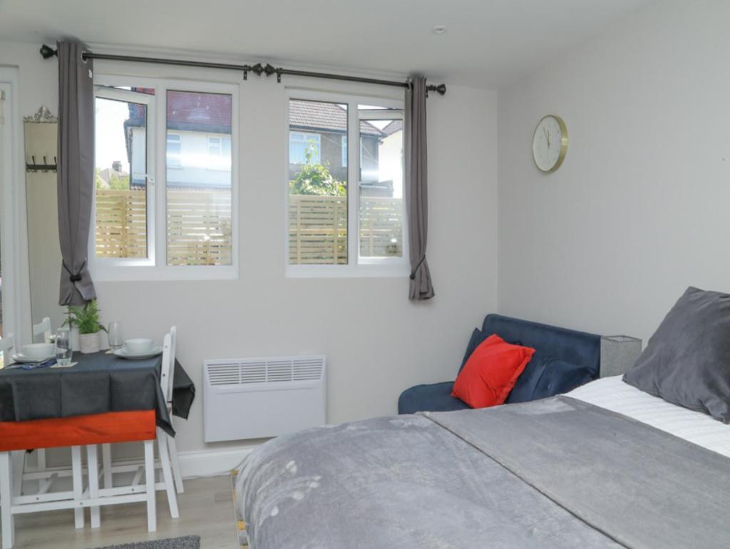 Stayzo - Crofton Park - Refurbished Apartment